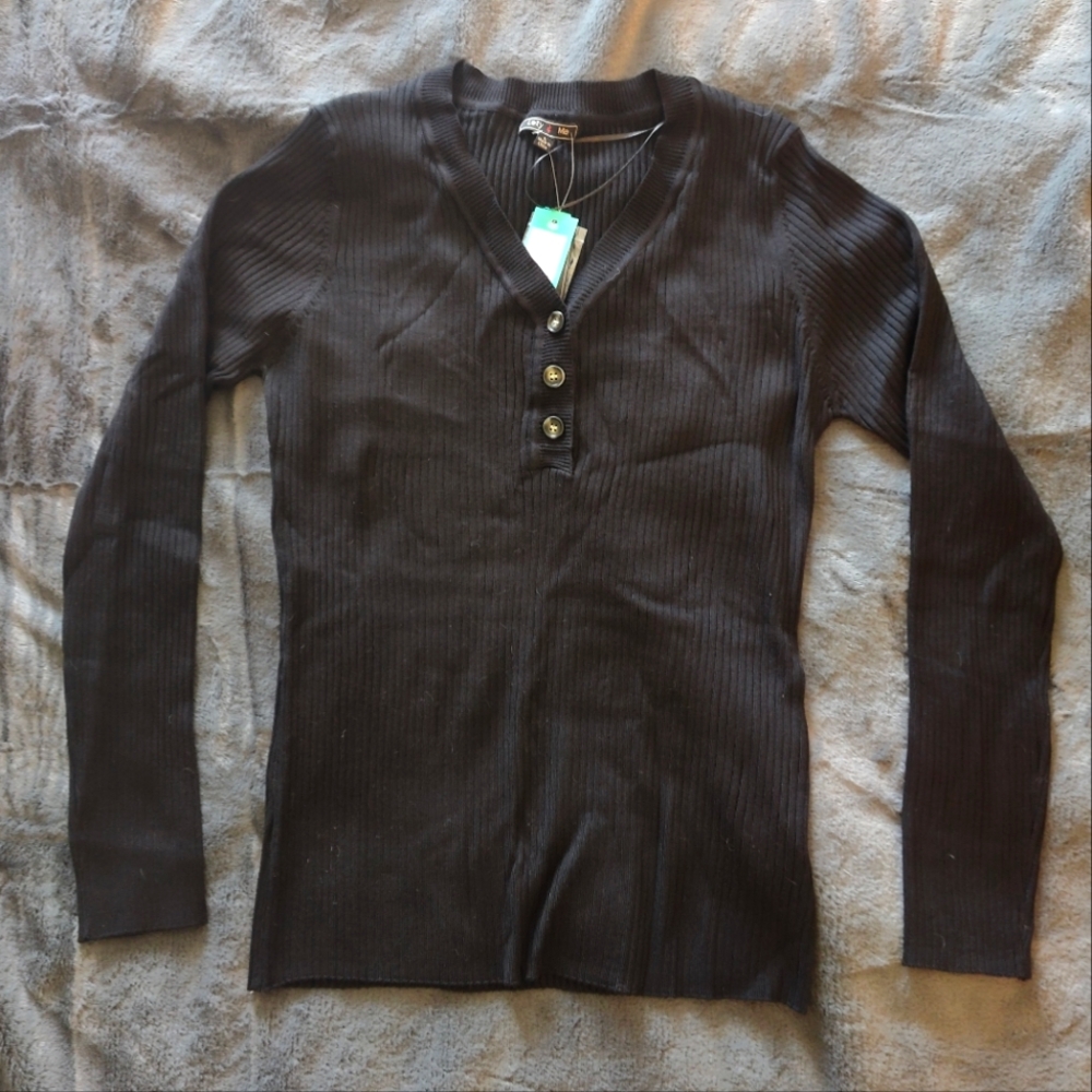 NWT Lety & Me Aiyla Ribbed Henley Sweater